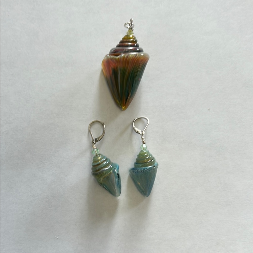 Hand blown glass shell earrings and pendant